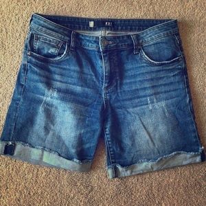 Kut from the Kloth Catherine Boyfriend shorts